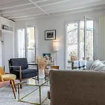 Montmartre, Patio! Sacre-Coeur! Stylish Duplex!