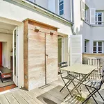 Montmartre, Patio! Sacre-Coeur! Stylish Duplex!