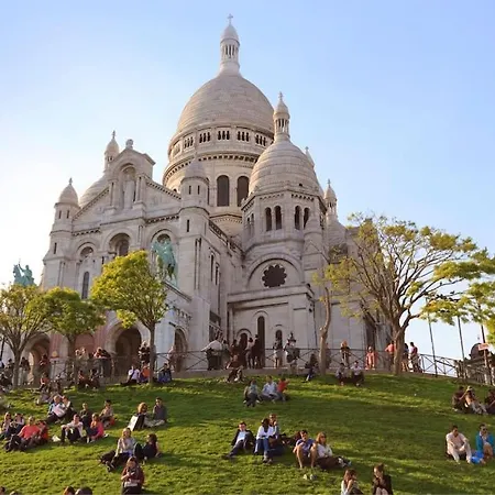 Montmartre, Patio! Sacré-coeur! Stylish Duplex! Appartamento Parigi