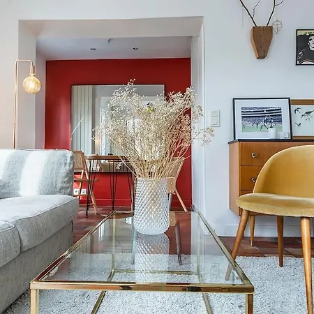 Apartment Montmartre, Patio! Sacre-coeur! Stylish Duplex! Paris