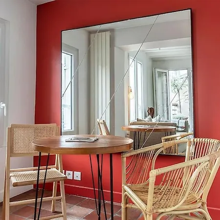 Apartment Montmartre, Patio! Sacre-coeur! Stylish Duplex!