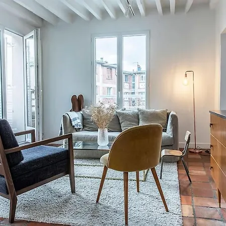 Apartment Montmartre, Patio! Sacre-coeur! Stylish Duplex! *